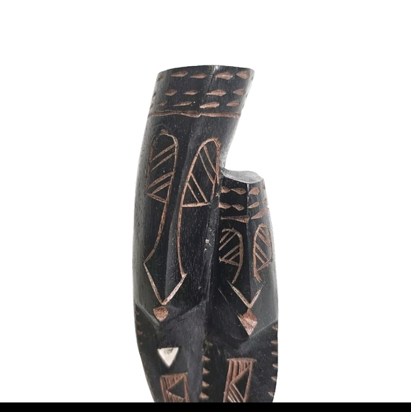 Fiji Lovers Handcarved Brown Wood Sculpture Statue Inlaid Mother Of Pearl Accent - Picture 5 of 9